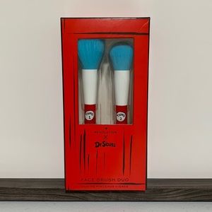 I 🖤 Revolution x Dr. Seuss Face Brush Duo-NIB